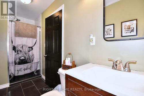 45 Queen Street, Kawartha Lakes, ON - Indoor Photo Showing Bathroom