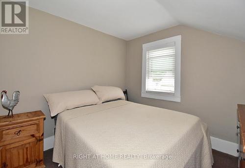 45 Queen Street, Kawartha Lakes, ON - Indoor Photo Showing Bedroom