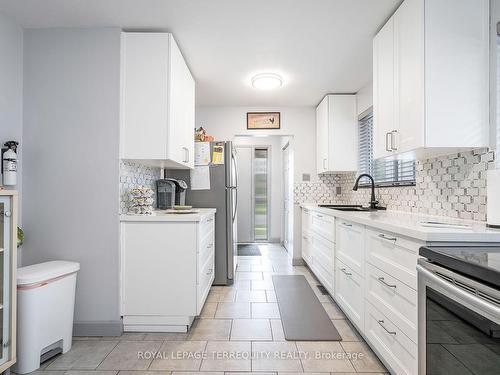 2403 Padstow Cres, Mississauga, ON - Indoor Photo Showing Kitchen