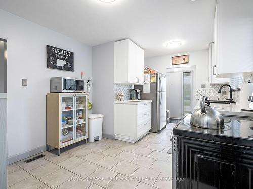 2403 Padstow Cres, Mississauga, ON - Indoor Photo Showing Kitchen