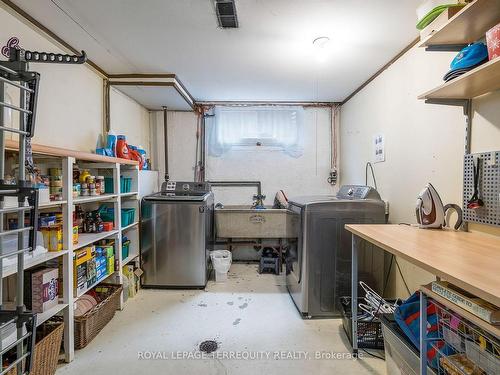 2403 Padstow Cres, Mississauga, ON - Indoor Photo Showing Laundry Room