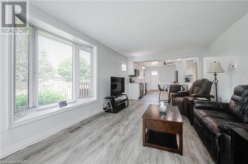 732 Salter Avenue, Woodstock, ON - Indoor Photo Showing Living Room