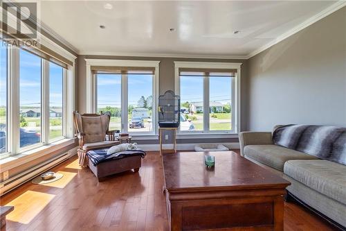 6565 Route 495, Sainte-Marie-De-Kent, NB - Indoor Photo Showing Living Room