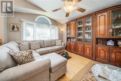 3068 Loebach Drive, Windsor, ON - Indoor Photo Showing Living Room