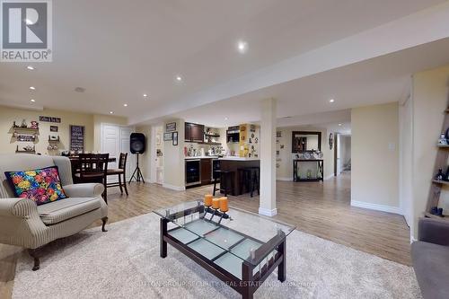 142 Mccann Crescent, Bradford West Gwillimbury, ON - Indoor Photo Showing Living Room