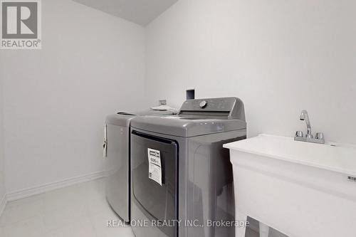 6 Brofarm Lane, Whitchurch-Stouffville, ON - Indoor Photo Showing Laundry Room
