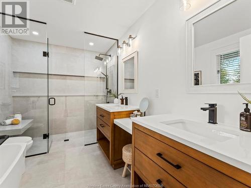 1211 Bainbridge Avenue North, Kingsville, ON - Indoor Photo Showing Bathroom