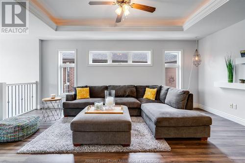 46 Hazel Crescent, Kingsville, ON - Indoor Photo Showing Living Room