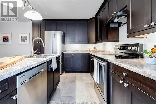 46 Hazel Crescent, Kingsville, ON - Indoor Photo Showing Kitchen With Double Sink With Upgraded Kitchen