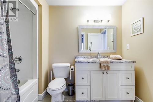 46 Hazel Crescent, Kingsville, ON - Indoor Photo Showing Bathroom