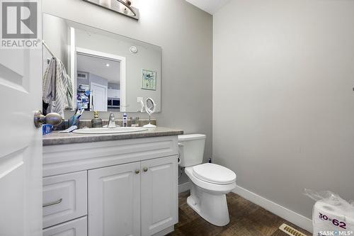 1004 Broder Street, Regina, SK - Indoor Photo Showing Bathroom