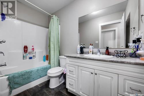 1004 Broder Street, Regina, SK - Indoor Photo Showing Bathroom