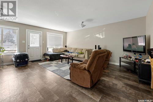 1004 Broder Street, Regina, SK - Indoor Photo Showing Living Room