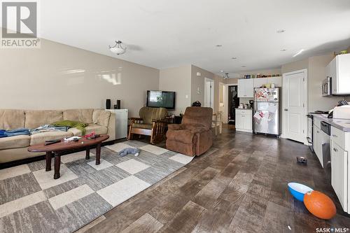 1004 Broder Street, Regina, SK - Indoor Photo Showing Living Room