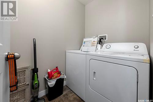 1004 Broder Street, Regina, SK - Indoor Photo Showing Laundry Room