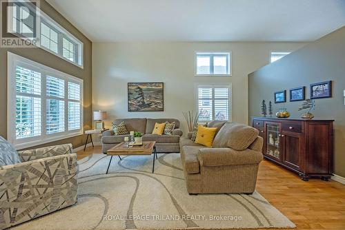 629 Longworth Road, London, ON - Indoor Photo Showing Living Room