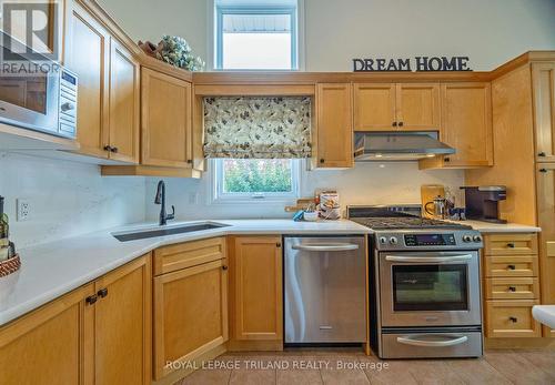 629 Longworth Road, London, ON - Indoor Photo Showing Kitchen