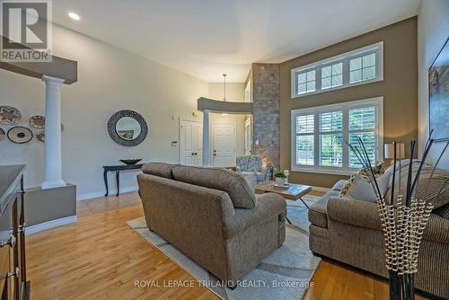 629 Longworth Road, London, ON - Indoor Photo Showing Living Room