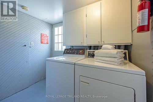 9 Stormont Drive, London, ON - Indoor Photo Showing Laundry Room