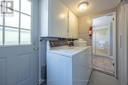 9 Stormont Drive, London, ON - Indoor Photo Showing Laundry Room