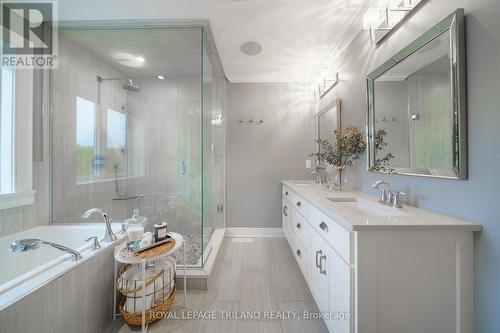 2321 Springridge Drive, London, ON - Indoor Photo Showing Bathroom