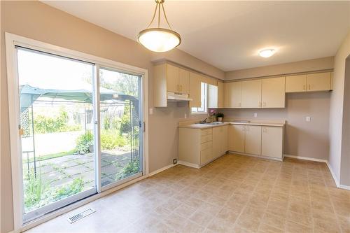 232 Windsor Street, Welland, ON - Indoor Photo Showing Kitchen