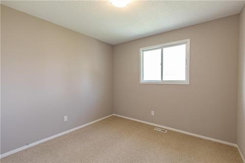 3rd upper bedroom - 232 Windsor Street, Welland, ON - Indoor Photo Showing Other Room