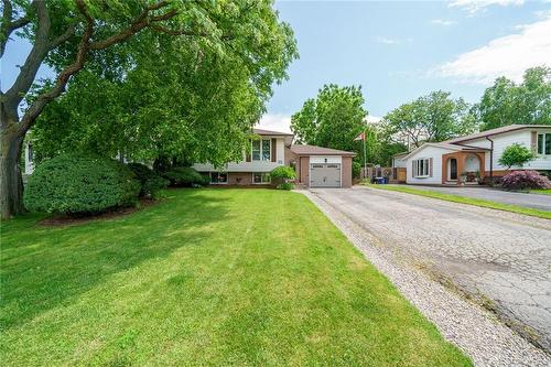 huge driveway can accommodate loads of cars - 58 Graystone Drive, Hamilton, ON - Outdoor