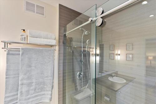 55 Lyonsgate Cove, Winnipeg, MB - Indoor Photo Showing Bathroom