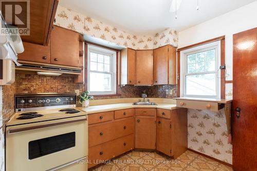 48 Thomas Janes Drive, London, ON - Indoor Photo Showing Kitchen