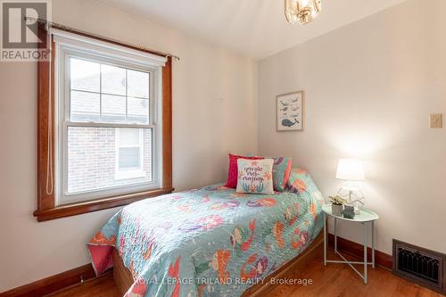 48 Thomas Janes Drive, London, ON - Indoor Photo Showing Bedroom