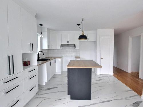 Kitchen - 62  - 62A Av. Payeur, Rouyn-Noranda, QC - Indoor Photo Showing Kitchen With Upgraded Kitchen