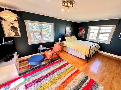 209 Winnipeg Avenue, Thunder Bay, ON - Indoor Photo Showing Bedroom