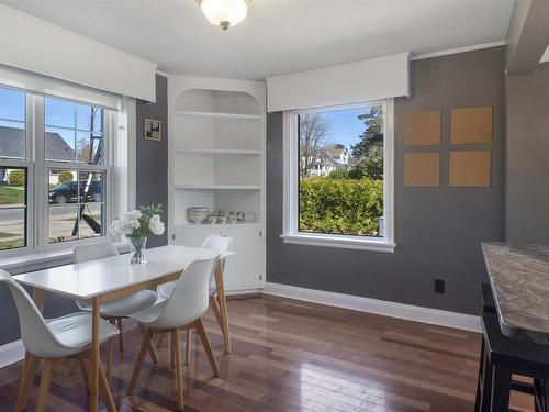 209 Winnipeg Avenue, Thunder Bay, ON - Indoor Photo Showing Dining Room