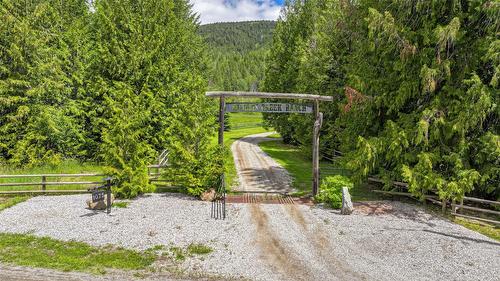 1075 Six Mile Creek Road, Vernon, BC - Outdoor