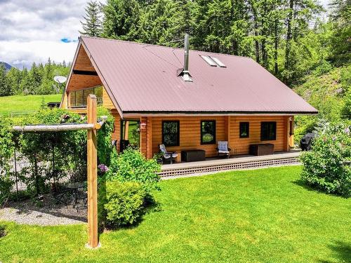 1075 Six Mile Creek Road, Vernon, BC - Outdoor With Deck Patio Veranda