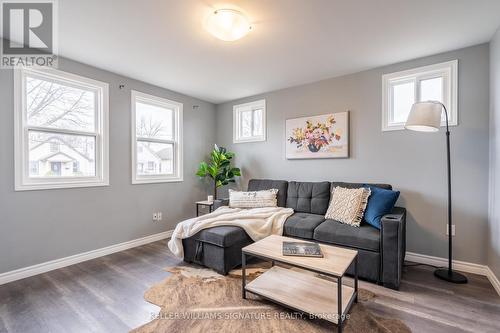 1 - 9 Merigold Street, St. Catharines, ON - Indoor Photo Showing Living Room