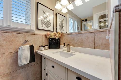 19 Aterno Drive, Hamilton, ON - Indoor Photo Showing Bathroom