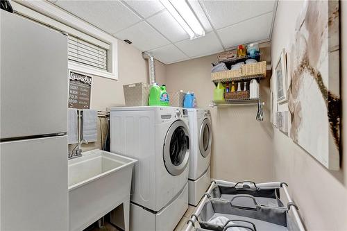 19 Aterno Drive, Hamilton, ON - Indoor Photo Showing Laundry Room