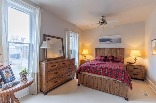 113 Dufferin Avenue, Brantford, ON - Indoor Photo Showing Bedroom