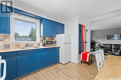 503 Hilliard Street W, Saskatoon, SK - Indoor Photo Showing Kitchen With Double Sink