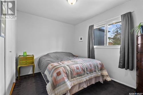 503 Hilliard Street W, Saskatoon, SK - Indoor Photo Showing Bedroom