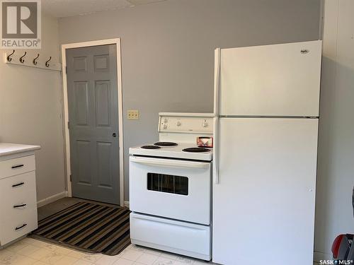 191 5Th Street E, Shaunavon, SK - Indoor Photo Showing Kitchen