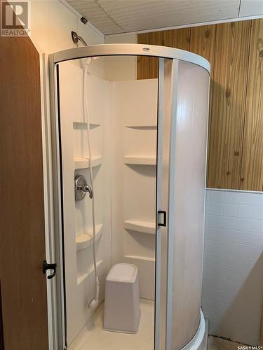 191 5Th Street E, Shaunavon, SK - Indoor Photo Showing Bathroom