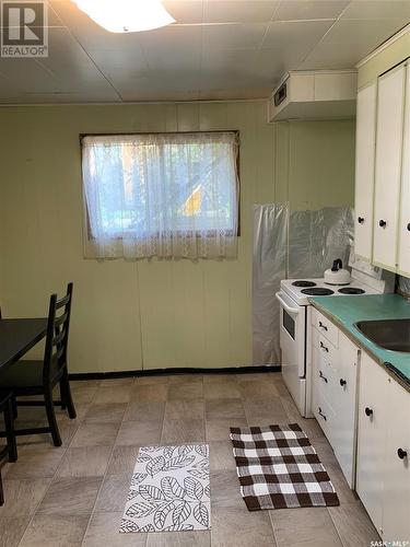 191 5Th Street E, Shaunavon, SK - Indoor Photo Showing Kitchen