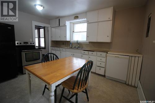 431 1St Street W, Shaunavon, SK - Indoor