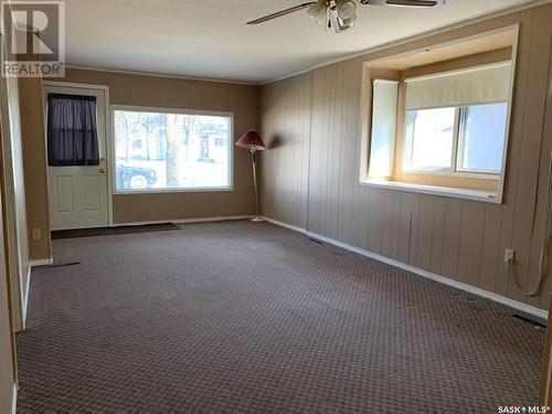 355 3Rd Street E, Shaunavon, SK - Indoor Photo Showing Other Room