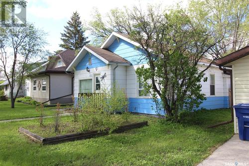 355 3Rd Street E, Shaunavon, SK - Outdoor