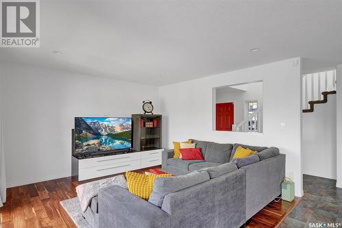 5113 Canuck Crescent, Regina, SK - Indoor Photo Showing Living Room