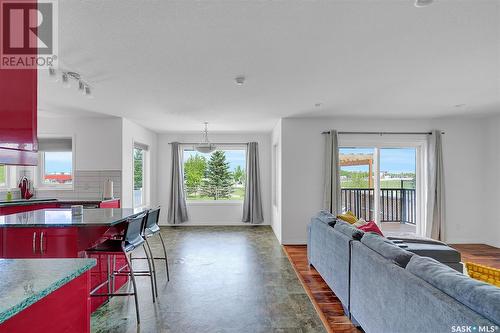 5113 Canuck Crescent, Regina, SK - Indoor Photo Showing Living Room